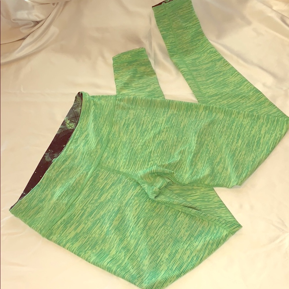 Athletic leggings